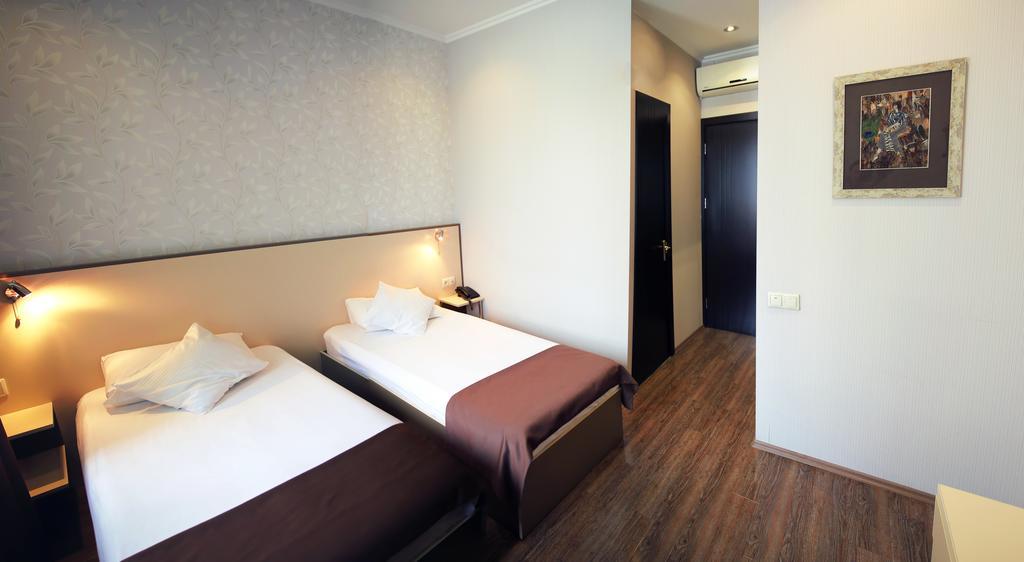 Rondo Hotel Tbilisi Room photo